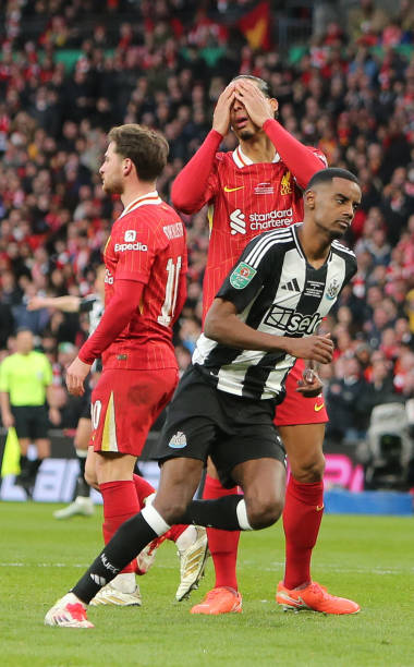 C罗始终保 C罗始终保